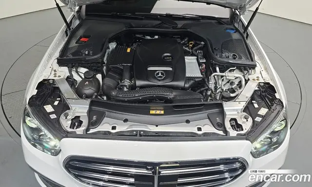 Mercedes-Benz E-Class 2023 2.0 автомат (гидро), миниатюра 6