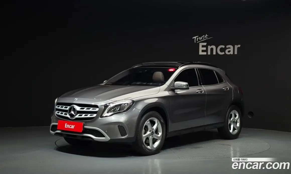 Mercedes-Benz GLA-Class 2018 2.0 автомат (гидро), фото 1 Mercedes-Benz GLA-Class 2018 2.0 автомат (гидро), фото 1
