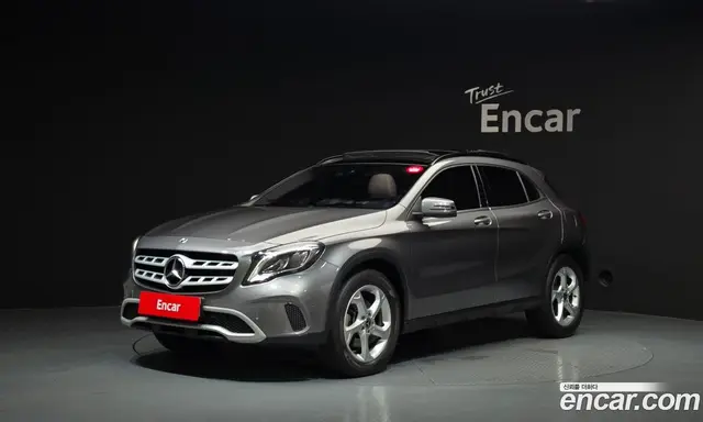 Mercedes-Benz GLA-Class 2018 2.0 автомат (гидро), миниатюра 1 Mercedes-Benz GLA-Class 2018 2.0 автомат (гидро), миниатюра 1
