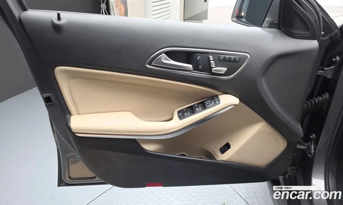 Mercedes-Benz GLA-Class 2018 2.0 автомат (гидро), фото 14 Mercedes-Benz GLA-Class 2018 2.0 автомат (гидро), фото 14