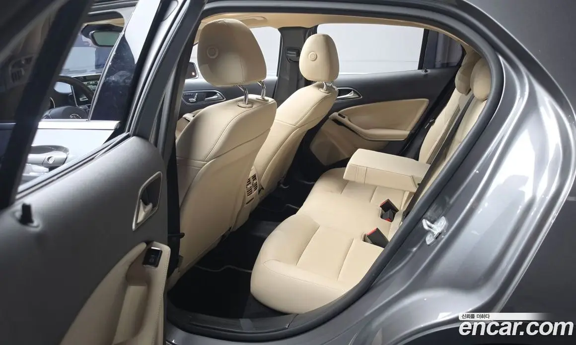 Mercedes-Benz GLA-Class 2018 2.0 автомат (гидро), фото 17 Mercedes-Benz GLA-Class 2018 2.0 автомат (гидро), фото 17