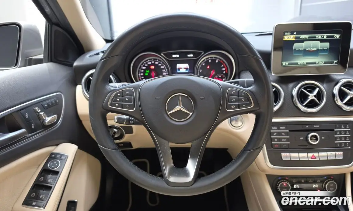 Mercedes-Benz GLA-Class 2018 2.0 автомат (гидро), фото 20 Mercedes-Benz GLA-Class 2018 2.0 автомат (гидро), фото 20