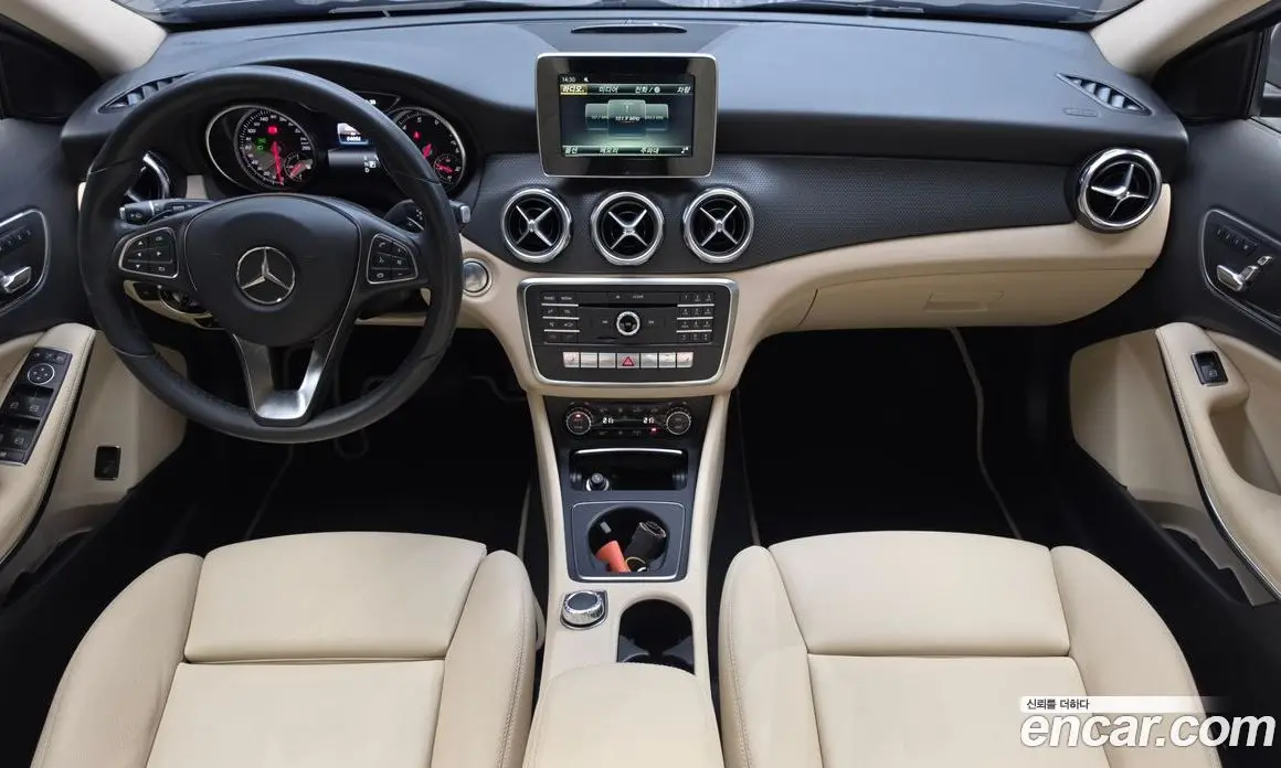 Mercedes-Benz GLA-Class 2018 2.0 автомат (гидро), фото 10 Mercedes-Benz GLA-Class 2018 2.0 автомат (гидро), фото 10