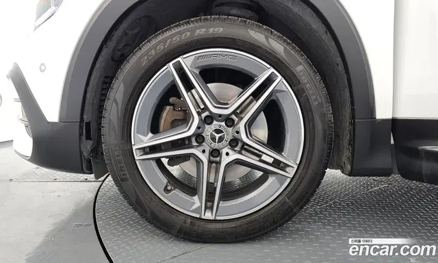 Mercedes-Benz GLB-Class 2021 2.0 автомат (гидро), миниатюра 5
