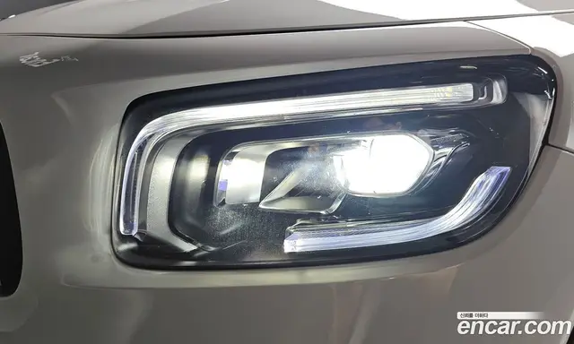 Mercedes-Benz GLB-Class 2022 2.0 автомат (гидро), миниатюра 8