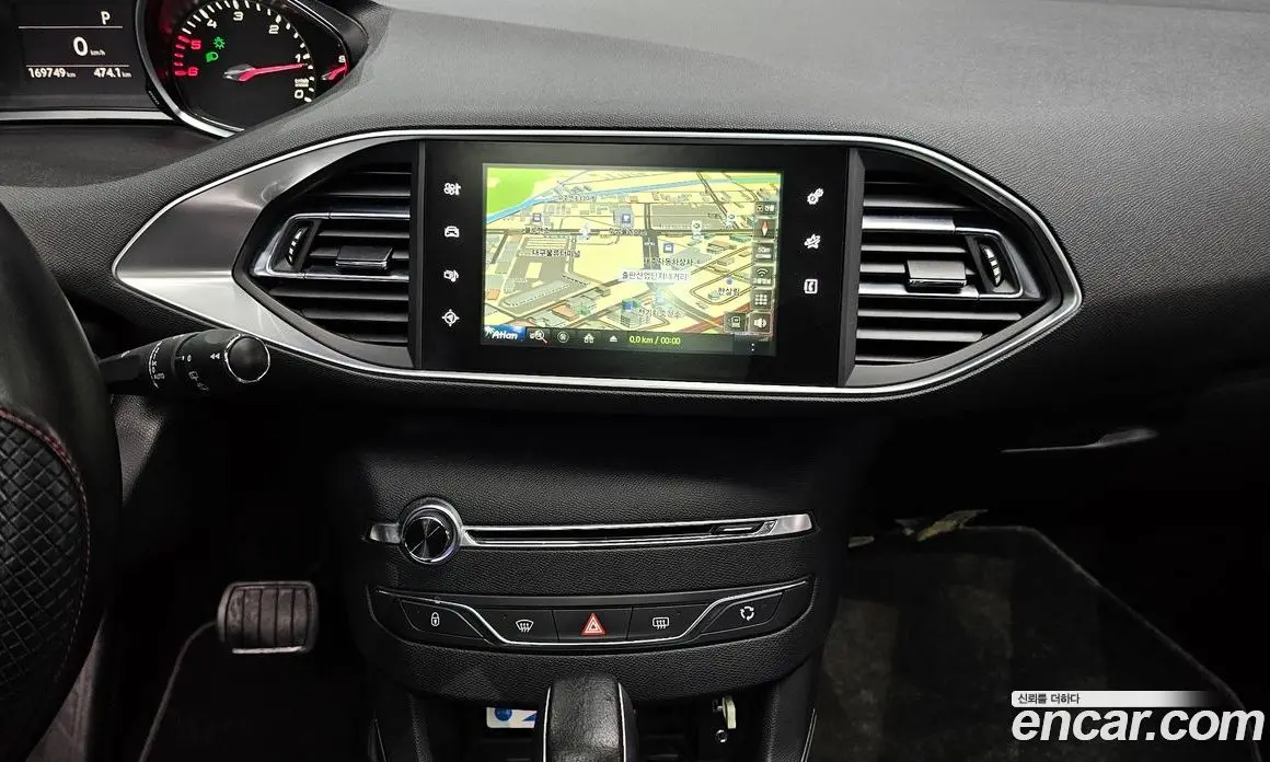 Peugeot 308 2015 2.0 автомат (гидро), фото 13