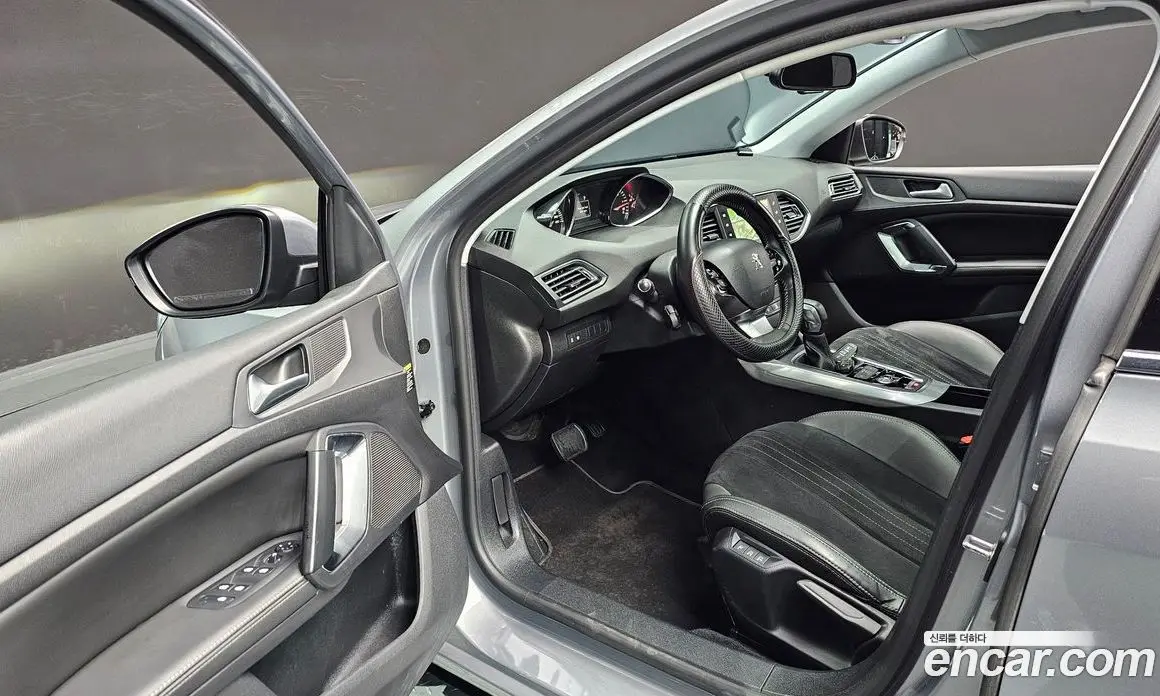 Peugeot 308 2015 2.0 автомат (гидро), фото 10