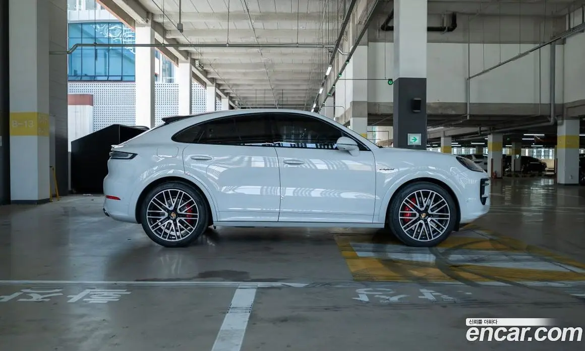 Porsche Cayenne 2025 3.0 автомат (гидро), фото 2 Porsche Cayenne 2025 3.0 автомат (гидро), фото 2