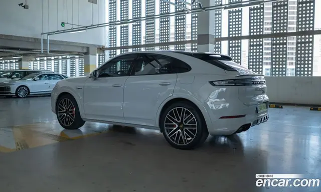Porsche Cayenne 2025 3.0 автомат (гидро), миниатюра 5 Porsche Cayenne 2025 3.0 автомат (гидро), миниатюра 5