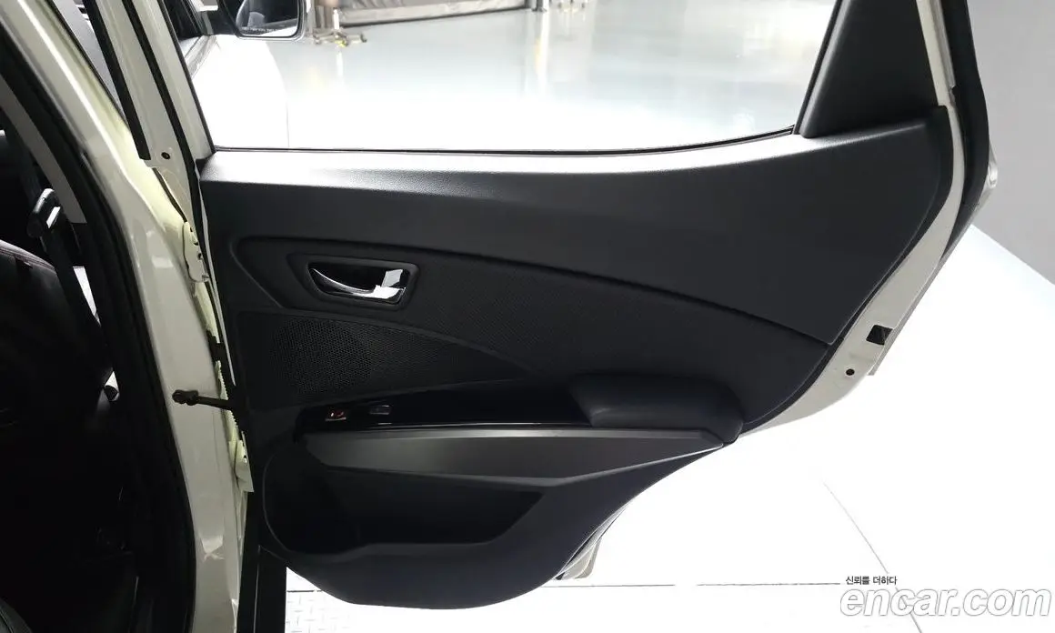 SsangYong TIBOLI 2017 1.6 автомат (гидро), фото 15