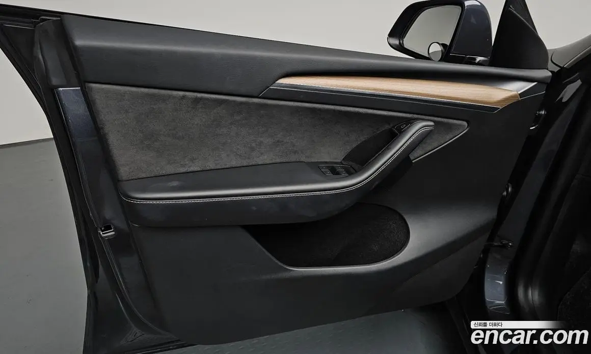 Tesla Model Y 2024 0.2 автомат (гидро), фото 13 Tesla Model Y 2024 0.2 автомат (гидро), фото 13