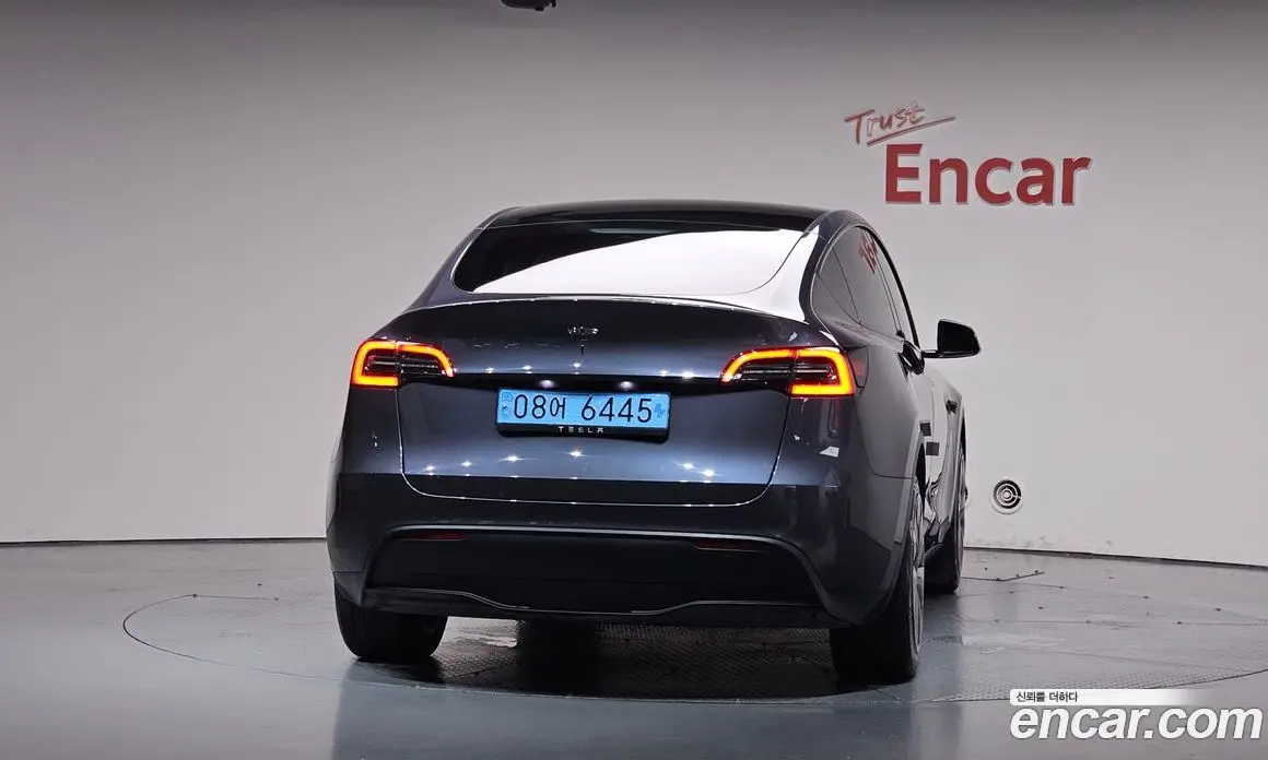 Tesla Model Y 2024 0.2 автомат (гидро), фото 3 Tesla Model Y 2024 0.2 автомат (гидро), фото 3