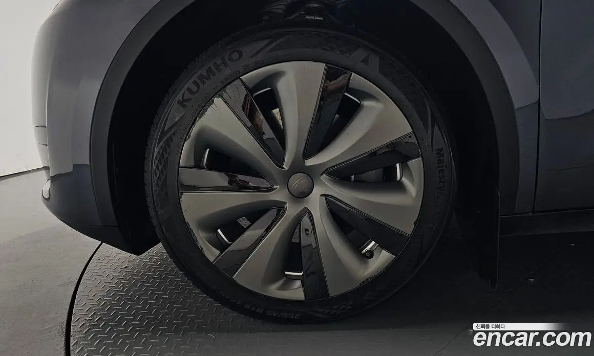 Tesla Model Y 2024 0.2 автомат (гидро), фото 4 Tesla Model Y 2024 0.2 автомат (гидро), фото 4