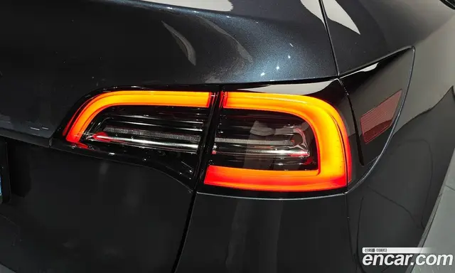 Tesla Model Y 2024 0.2 автомат (гидро), миниатюра 8 Tesla Model Y 2024 0.2 автомат (гидро), миниатюра 8