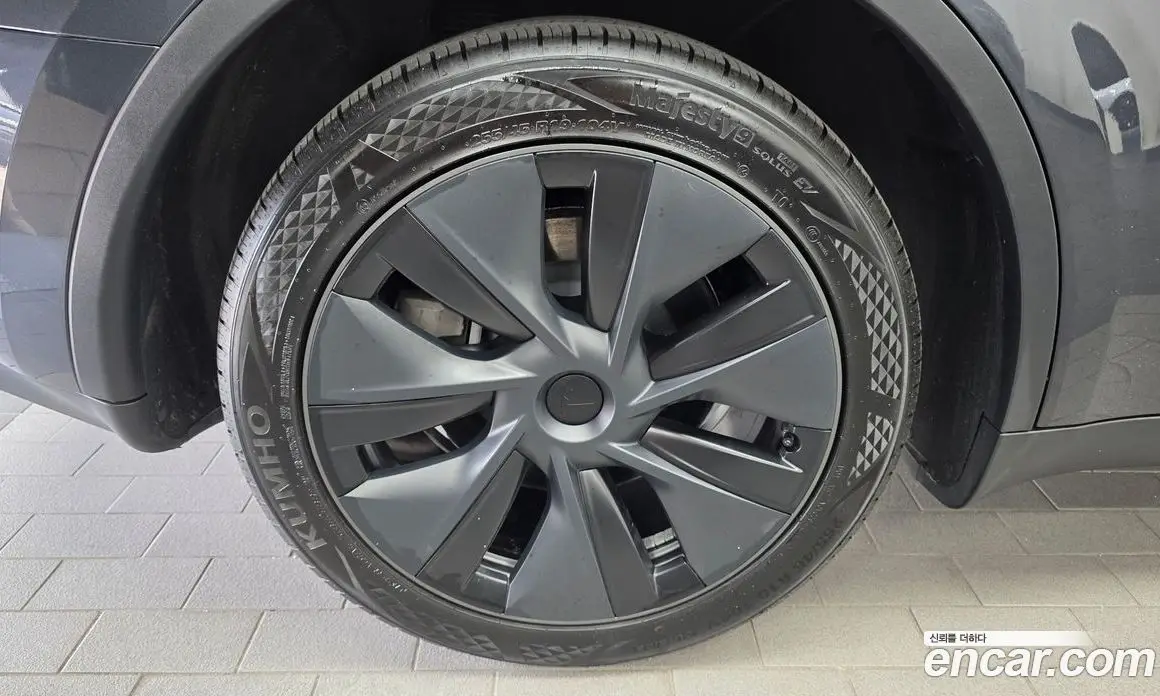 Tesla Model Y 2025 0.2 автомат (гидро), фото 5