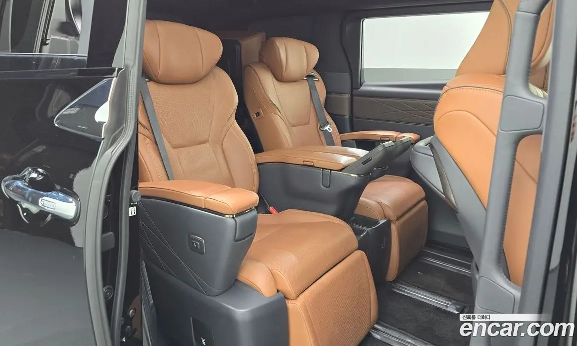 Toyota Alphard 2024 2.5 автомат (гидро), фото 17 Toyota Alphard 2024 2.5 автомат (гидро), фото 17