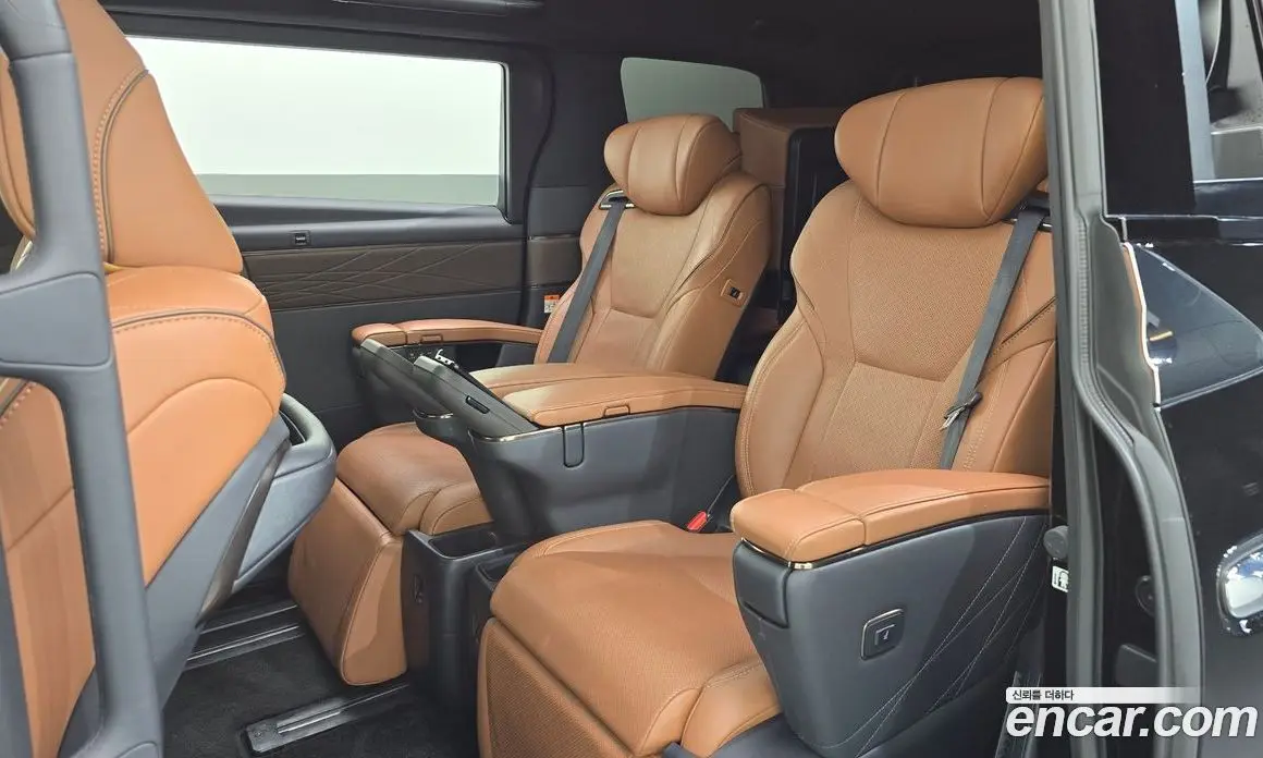 Toyota Alphard 2024 2.5 автомат (гидро), фото 26 Toyota Alphard 2024 2.5 автомат (гидро), фото 26