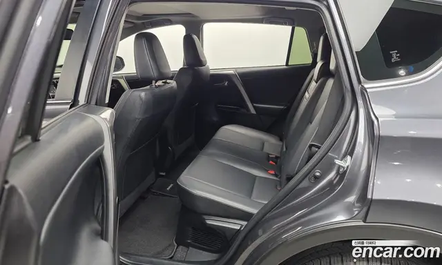 Toyota RAV4 2017 2.5 автомат (гидро), миниатюра 11 Toyota RAV4 2017 2.5 автомат (гидро), миниатюра 11