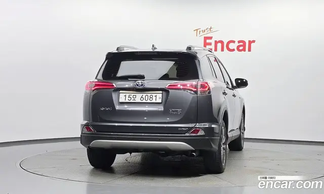 Toyota RAV4 2017 2.5 автомат (гидро), миниатюра 4 Toyota RAV4 2017 2.5 автомат (гидро), миниатюра 4