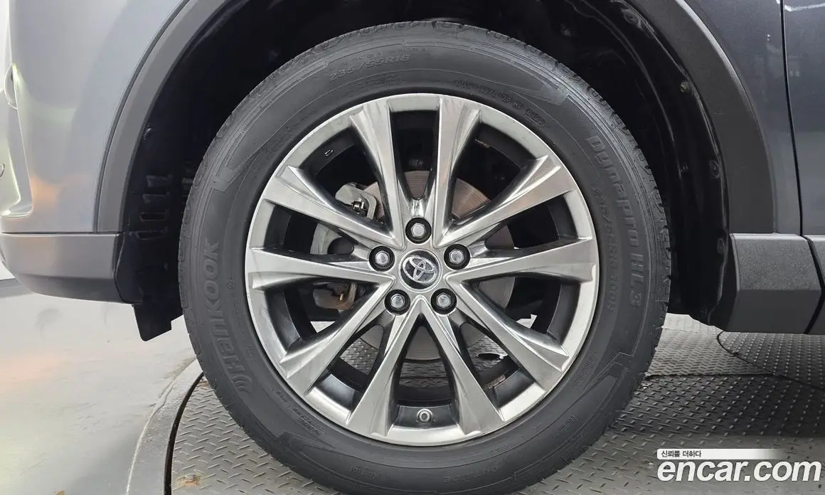 Toyota RAV4 2017 2.5 автомат (гидро), фото 5 Toyota RAV4 2017 2.5 автомат (гидро), фото 5