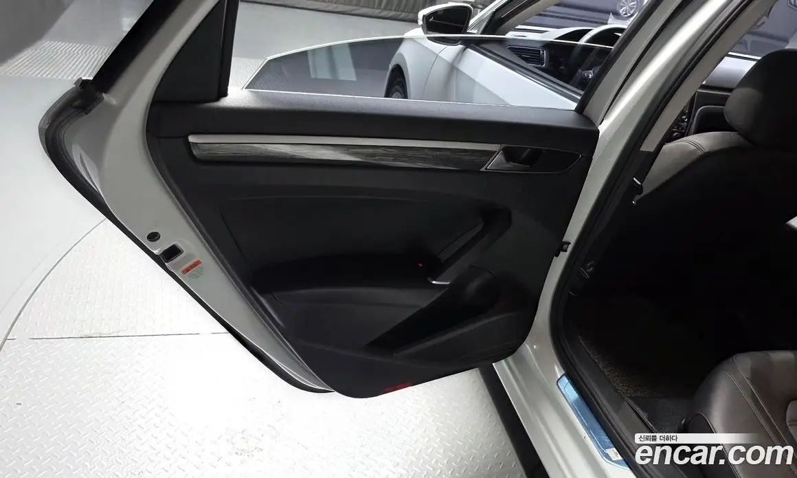 Volkswagen Passat 2018 2.0 автомат (гидро), фото 15 Volkswagen Passat 2018 2.0 автомат (гидро), фото 15