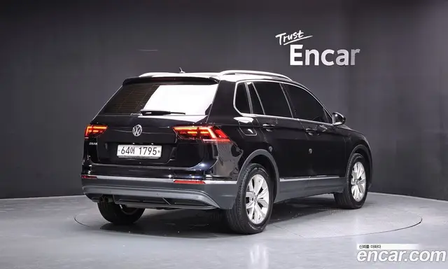 Volkswagen Tiguan 2018 2.0 автомат (гидро), миниатюра 2
