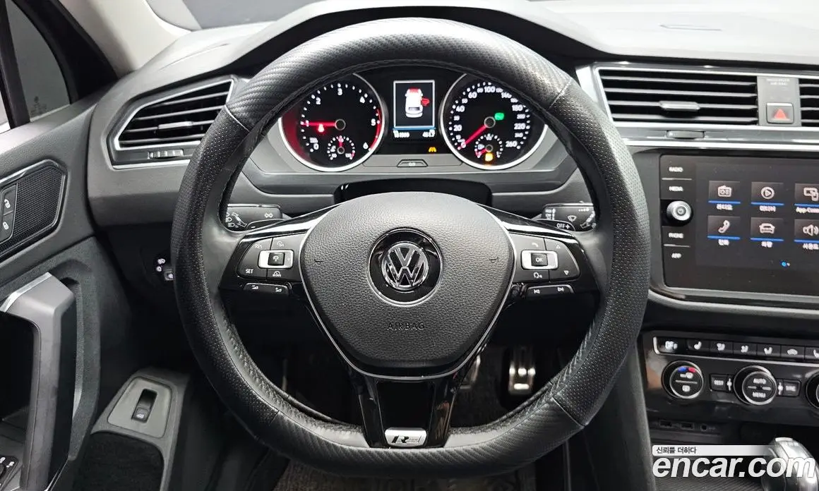 Volkswagen Tiguan 2018 2.0 автомат (гидро), фото 12