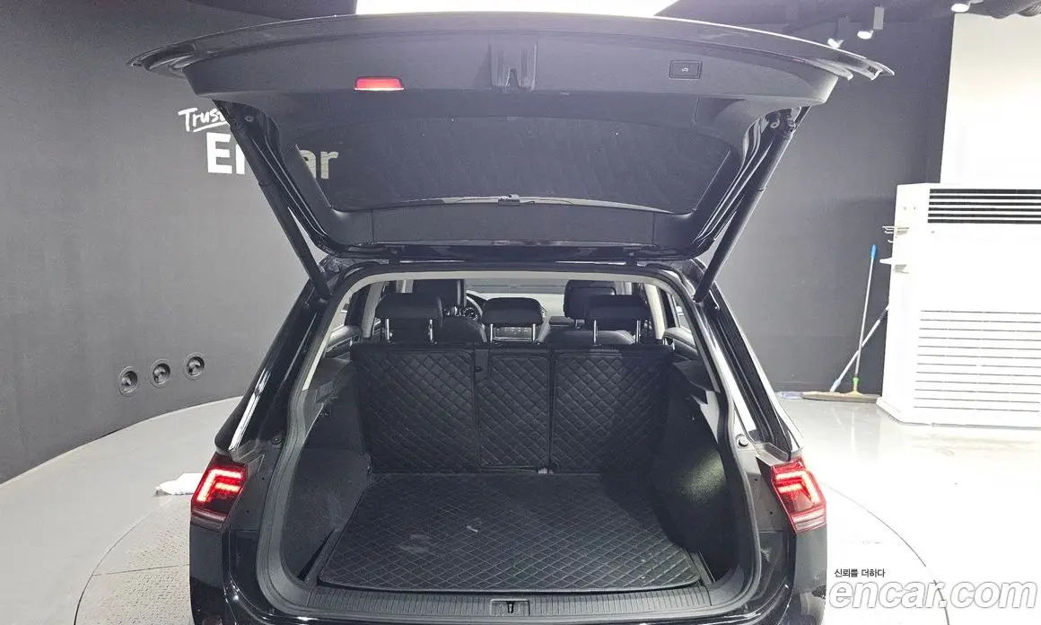 Volkswagen Tiguan 2018 2.0 автомат (гидро), фото 20