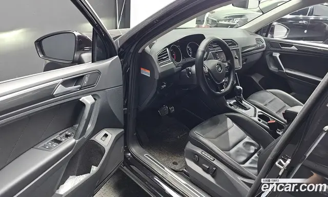 Volkswagen Tiguan 2018 2.0 автомат (гидро), миниатюра 10