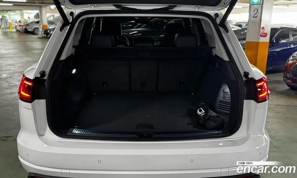 Volkswagen Touareg 2026 3.0 автомат (гидро), фото 14 Volkswagen Touareg 2026 3.0 автомат (гидро), фото 14