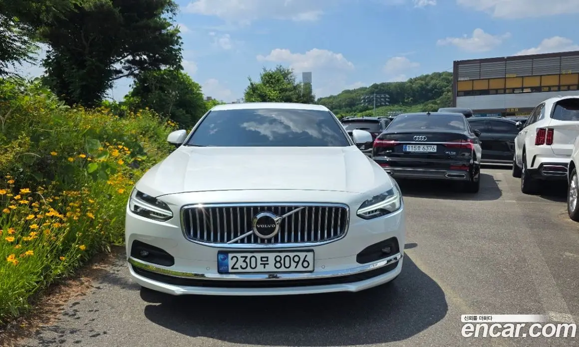Volvo S90 2023 2.0 автомат (гидро), фото 1 Volvo S90 2023 2.0 автомат (гидро), фото 1