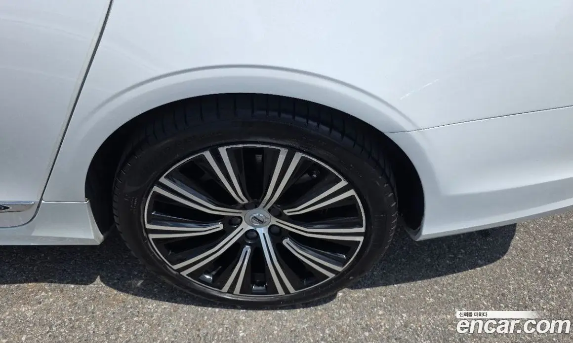 Volvo S90 2023 2.0 автомат (гидро), фото 13 Volvo S90 2023 2.0 автомат (гидро), фото 13