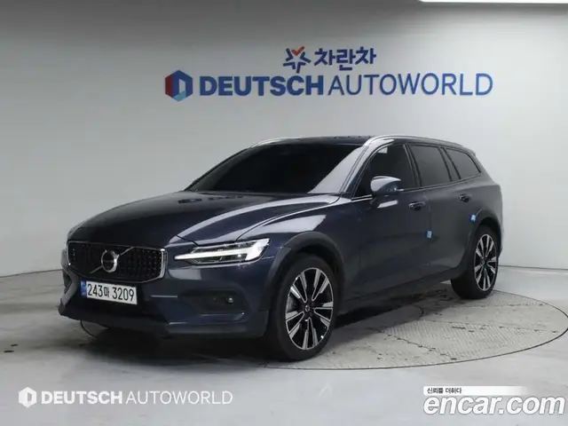 Volvo V60 2022 2.0 автомат (гидро), миниатюра 1 Volvo V60 2022 2.0 автомат (гидро), миниатюра 1