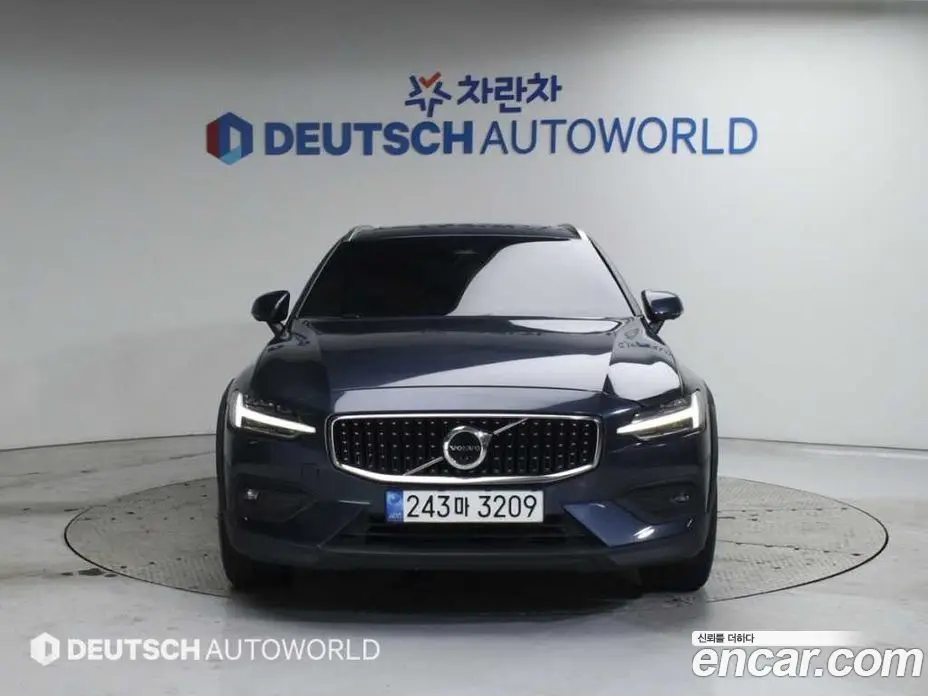 Volvo V60 2022 2.0 автомат (гидро), фото 3 Volvo V60 2022 2.0 автомат (гидро), фото 3
