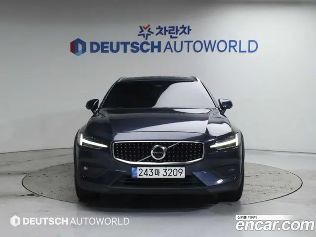 Volvo V60 2022 2.0 автомат (гидро), миниатюра 3 Volvo V60 2022 2.0 автомат (гидро), миниатюра 3