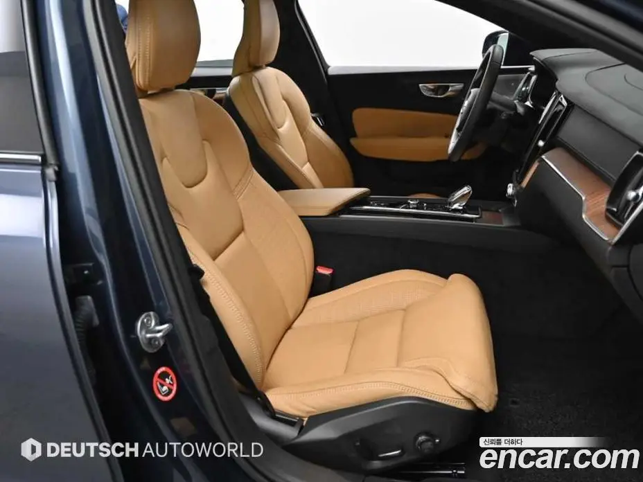 Volvo V60 2022 2.0 автомат (гидро), фото 10 Volvo V60 2022 2.0 автомат (гидро), фото 10