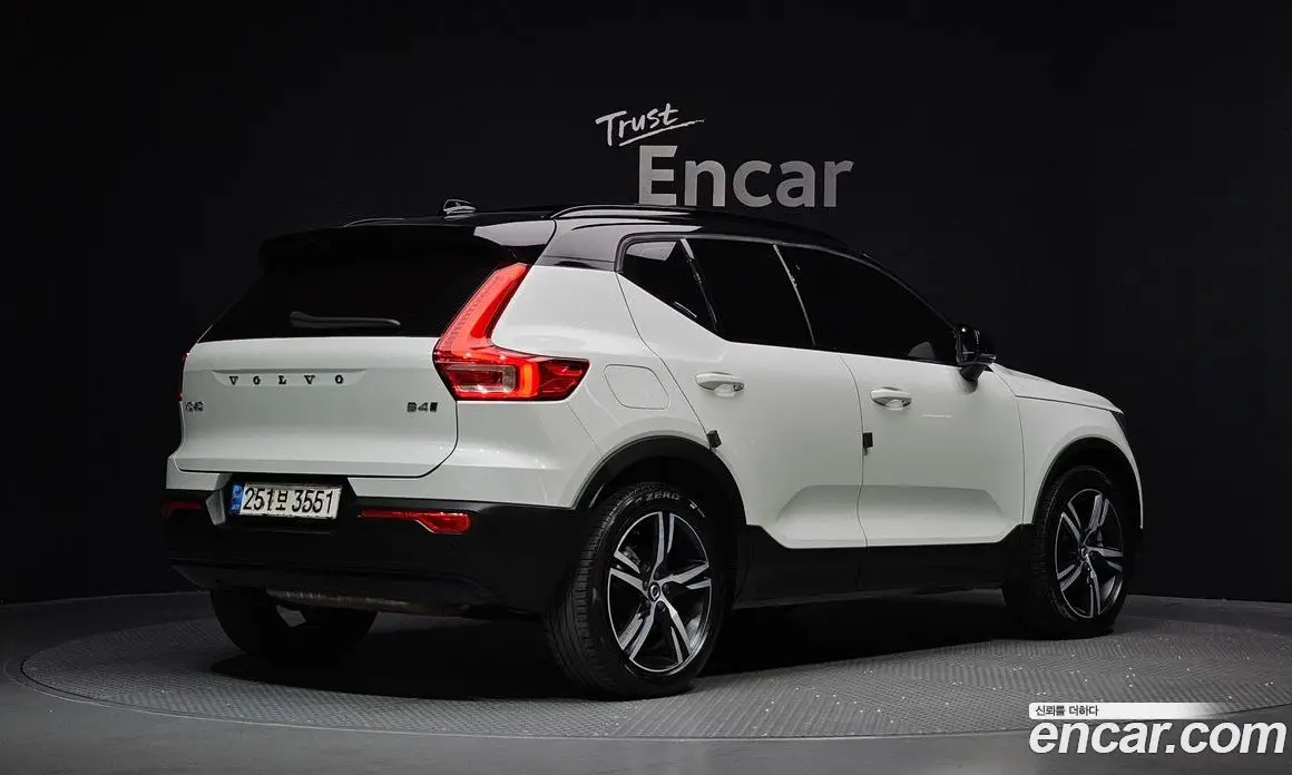 Volvo XC40 2020 2.0 автомат (гидро), фото 2 Volvo XC40 2020 2.0 автомат (гидро), фото 2