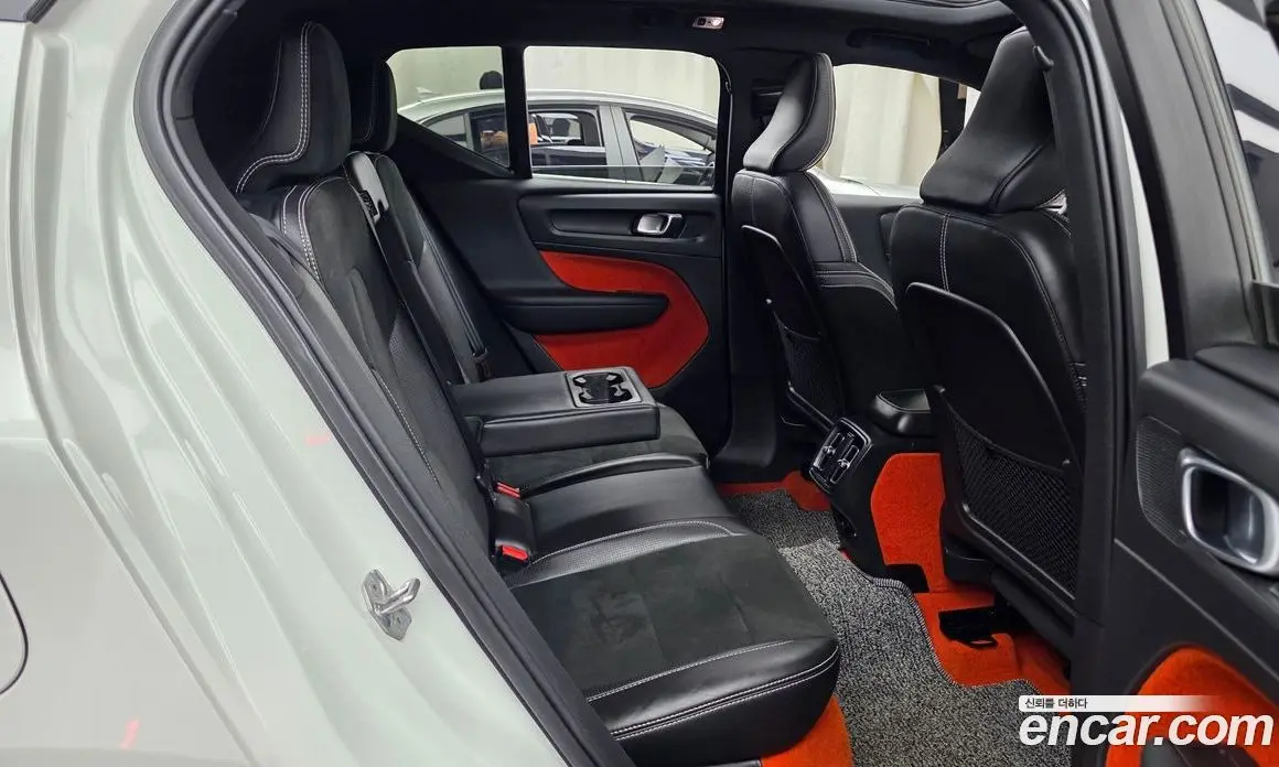 Volvo XC40 2020 2.0 автомат (гидро), фото 18 Volvo XC40 2020 2.0 автомат (гидро), фото 18