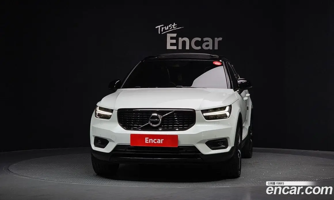 Volvo XC40 2020 2.0 автомат (гидро), фото 3 Volvo XC40 2020 2.0 автомат (гидро), фото 3
