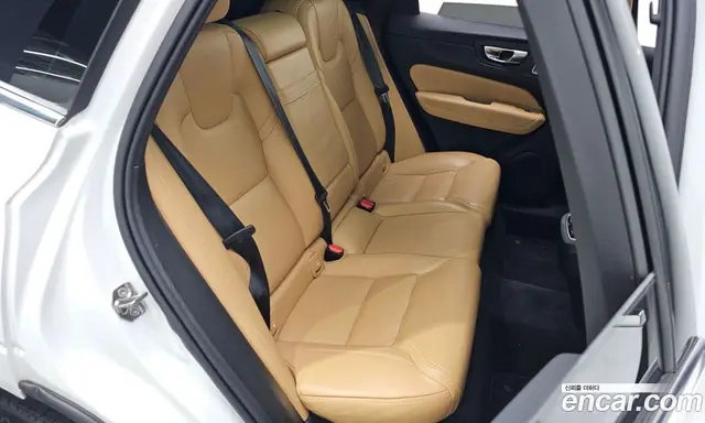 Volvo XC60 2022 2.0 автомат (гидро), миниатюра 12