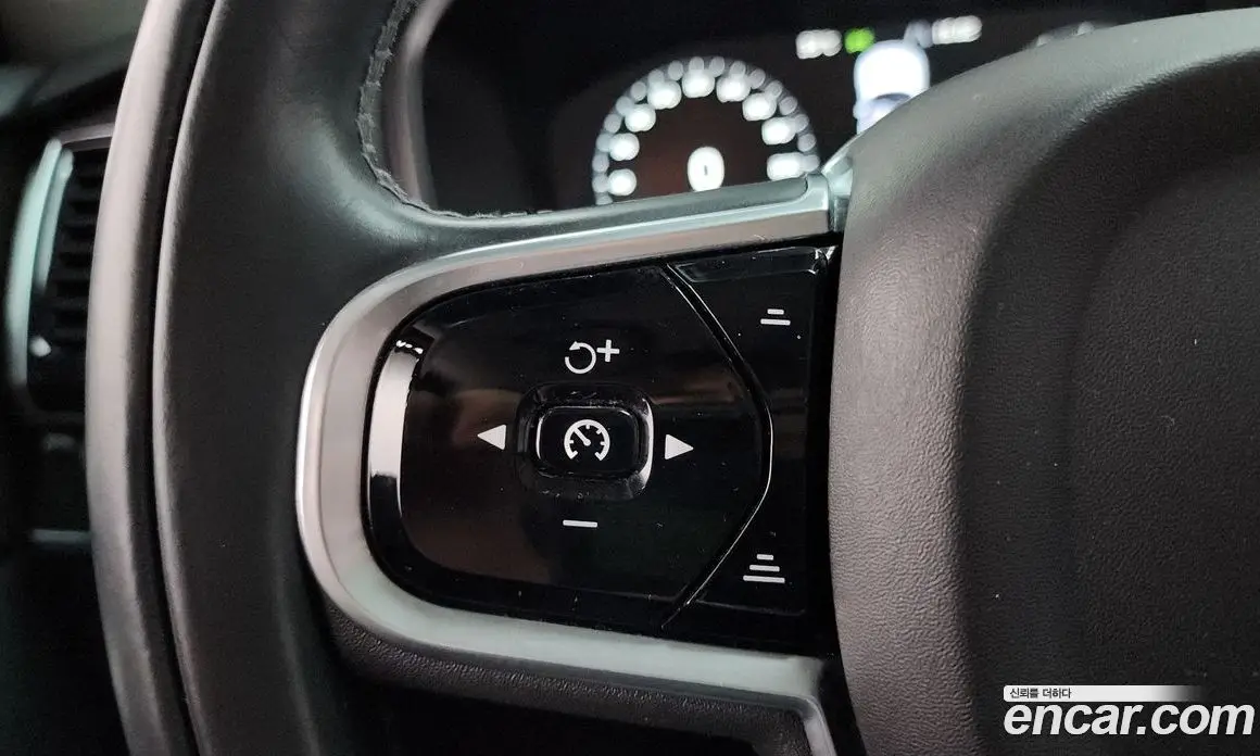 Volvo XC90 2017 2.0 автомат (гидро), фото 17 Volvo XC90 2017 2.0 автомат (гидро), фото 17