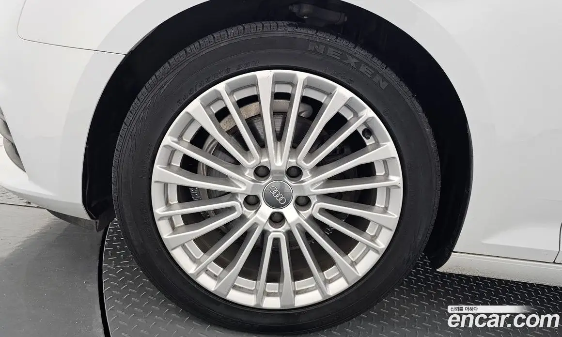 Audi A4 2019 2.0 автомат (гидро), фото 5 Audi A4 2019 2.0 автомат (гидро), фото 5