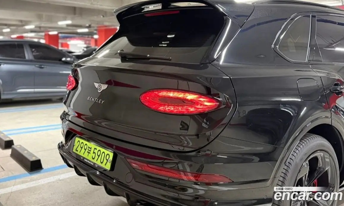Bentley Bentayga 2024 4.0 автомат (гидро), фото 2 Bentley Bentayga 2024 4.0 автомат (гидро), фото 2