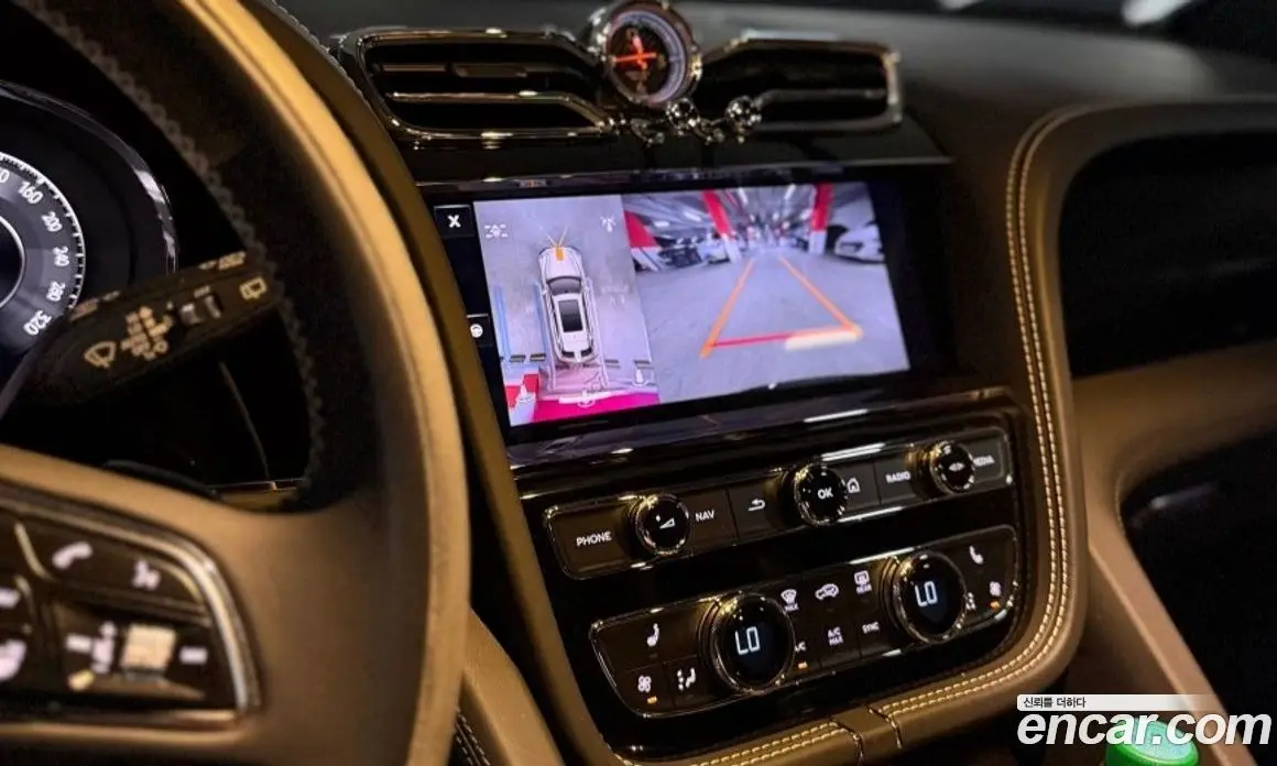 Bentley Bentayga 2024 4.0 автомат (гидро), фото 15 Bentley Bentayga 2024 4.0 автомат (гидро), фото 15