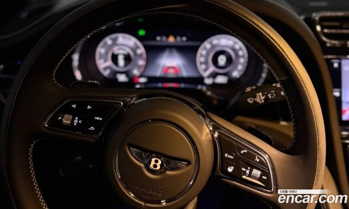 Bentley Bentayga 2024 4.0 автомат (гидро), фото 16 Bentley Bentayga 2024 4.0 автомат (гидро), фото 16