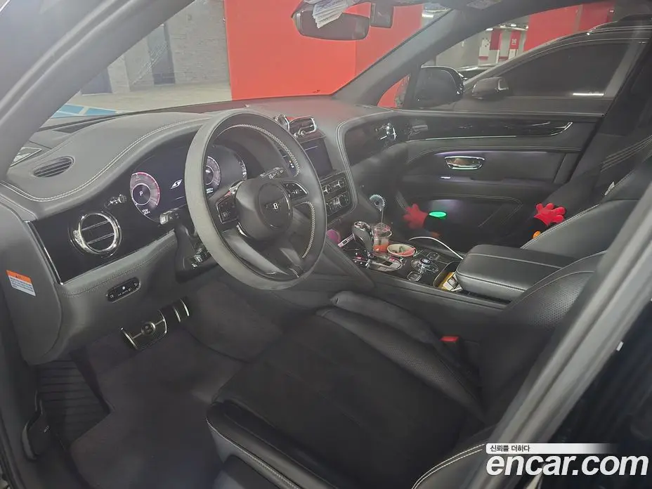 Bentley Bentayga 2024 4.0 автомат (гидро), фото 7 Bentley Bentayga 2024 4.0 автомат (гидро), фото 7
