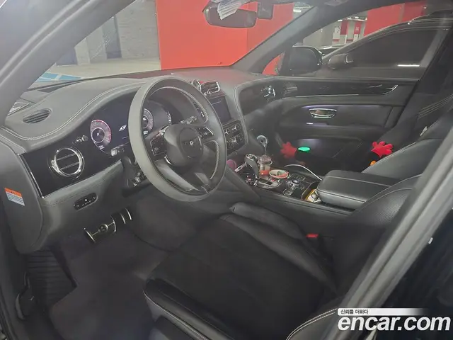 Bentley Bentayga 2024 4.0 автомат (гидро), миниатюра 7 Bentley Bentayga 2024 4.0 автомат (гидро), миниатюра 7