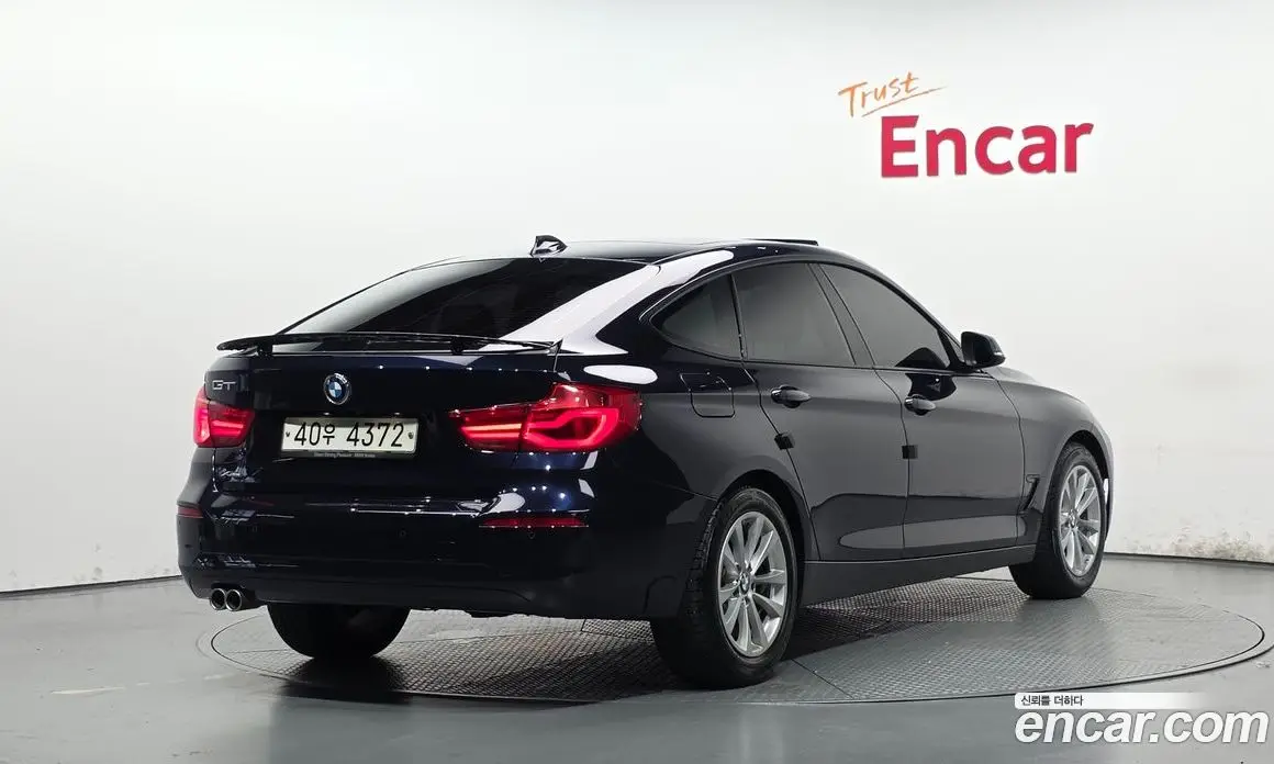 BMW 3 серия 2017 2.0 автомат (гидро), фото 1 BMW 3 серия 2017 2.0 автомат (гидро), фото 1