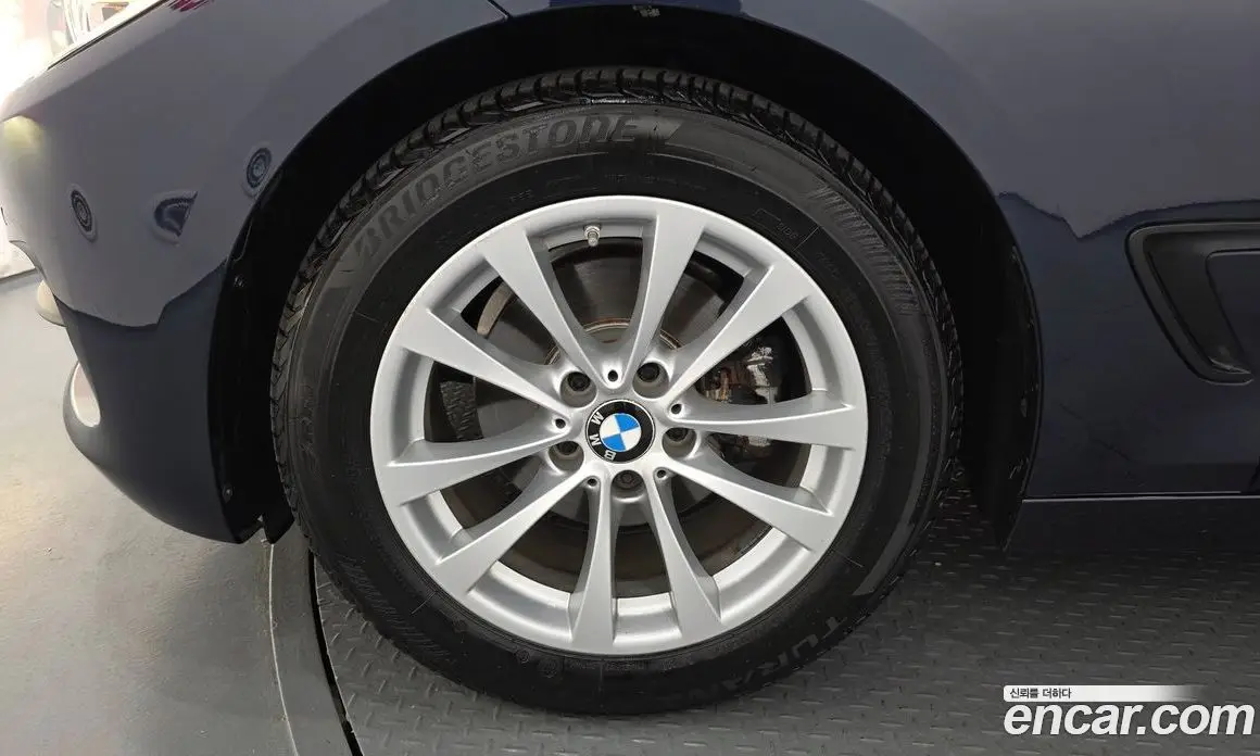BMW 3 серия 2017 2.0 автомат (гидро), фото 4 BMW 3 серия 2017 2.0 автомат (гидро), фото 4