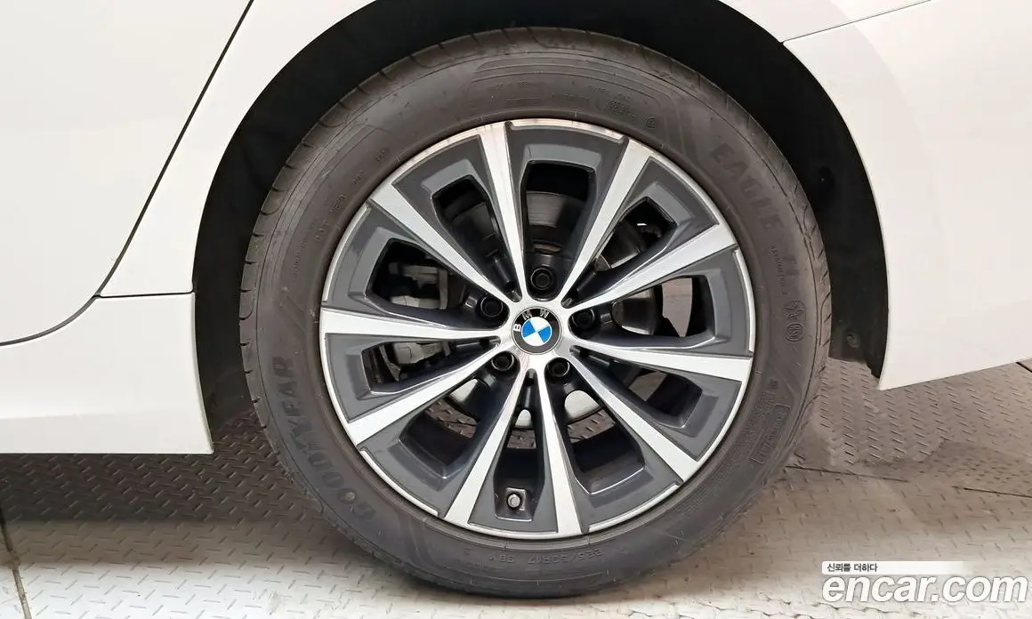 BMW 3 серия 2023 2.0 автомат (гидро), фото 7